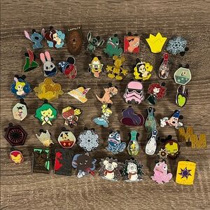 Disney lot of 47 trading pins